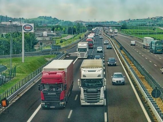 Transportatori: Belgia şi Franţa sechestrează camioane româneşti. Ce motiv invocă autorităţile de control