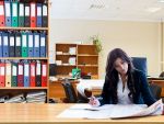 Guvernul pregătește un proiect pentru şomaj tehnic în sistemul bugetar. Angajații statului ar urma să lucreze prin rotație