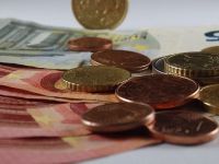 
	Euro nu se mai oprește. Leul marchează un nou minim istoric față de moneda unică
