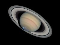 Planeta Saturn îşi devorează inelele de gheaţă. Explicația dată de NASA