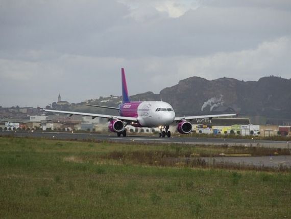 Wizz Air extinde perioada de suspendare a rutelor din România din cauza noilor restricţii impuse pentru combaterea COVID-19