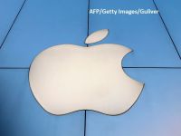 Apple ar putea fi dată în judecată pentru că a ascuns scăderea cererii de iPhone-uri, provocând acţionarilor pierderi de zeci de mld. dolari