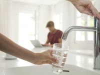 MS recomandă bucureştenilor să nu folosească apa de la robinet pentru băut sau igiena personală. Reacţia Apa Nova