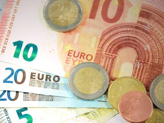 Euro a urcat peste 4,76 lei. Lira sterlină, la cel mai ridicat nivel din iunie 2016