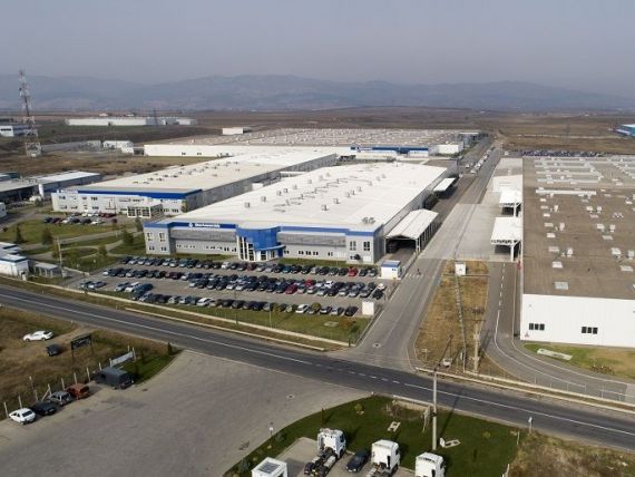 Daimler a început producția în noua fabrică de la Sebeș. Sistemele fabricate în România vor echipa mașinile Mercedes din toată lumea