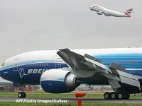 
	Mai mulți giganți Boeing 777, nevoiți să aterizeze pe Otopeni din cauza reactivării unui conflict armat. Două avioane au fost doborâte
