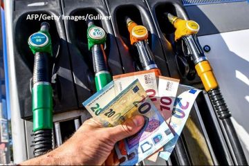 Isărescu anunță o temperare a creșterii prețurilor în acest an. Eliminarea supraaccizei la carburanți ar putea fi anulată de scumpirea petrolului, ca urmare a conflictului din Orientul Mijlociu