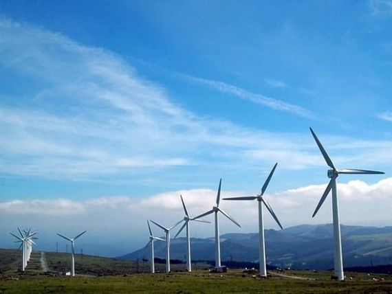 Peste 60% din producţia totală de electricitate a ţării provine, luni, din surse regenerabile, în special hidro şi eolian