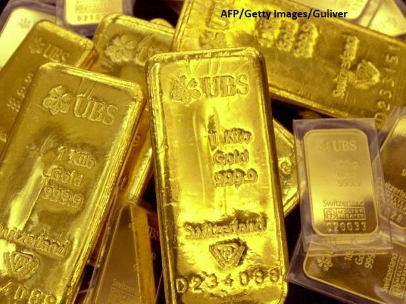 Prețul aurului stabilește un nou record pe piața din România. De ce se scumpește metalul prețios