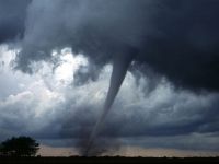 Cum se formează tornadele și cum să ne ferim dacă ne întâlnim cu un asemenea fenomen