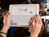 
	Google ajută IMM-urile românești să-și vândă produsele în străinătate. Gigantul IT a lansat Market Finder în România
