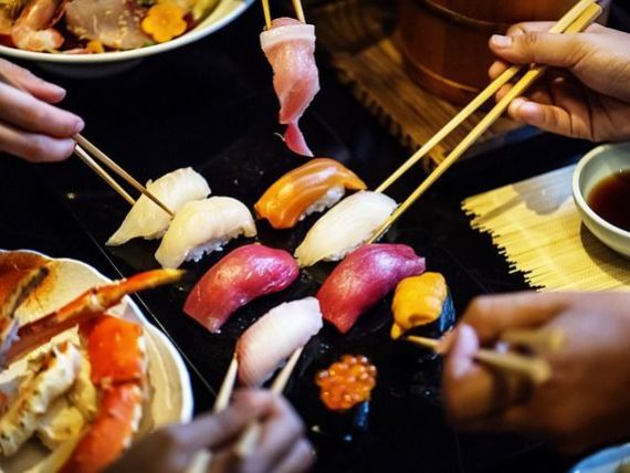 (P) 8 delicii culinare din bucătăria japoneză pe care trebuie să le încerci
