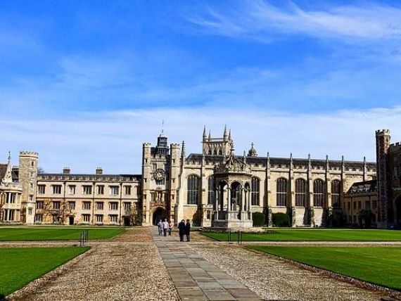 Stundeții străini care studiză în Marea Britanie se pot angaja în Regat, după absolvire