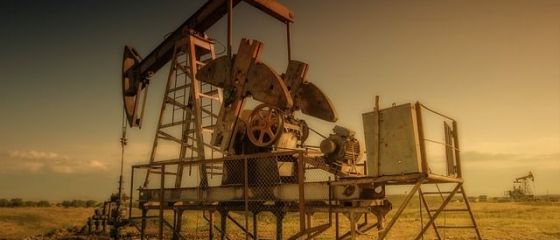 Statele arabe cu tradiție în producția de petrol rămân în urmă. SUA au detronat Arabia Saudită, datorită exploatării șisturilor bituminoase