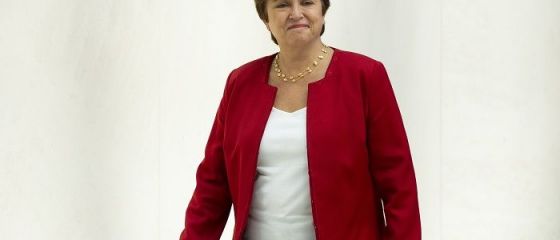 Noua șefă a FMI promite să repare acoperișul înainte să vină furtuna . Cum a ajuns Kristalina Georgieva, de la vânzătoare de legume la piaţă, în fruntea celor mai puternice instituții financiare internaționale