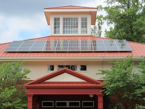 Programul pentru instalarea de panouri fotovoltaice va fi reluat în 6 noiembrie. Câți bani dă statul pentru Casa Verde
