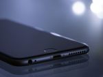 Apple a lansat primul său iPhone ieftin, pentru a creşte vânzările înaintea modelului 5G