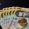 Analiști: Leul se depreciază semnificativ în acest an, iar dobânzile cresc atât pentru scadenţele scurte cât şi pentru cele lungi