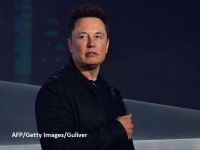
	Elon Musk a pierdut marți peste 16 mld. dolari, cel mai sever declin înregistrat într-o singură zi în istoria indicelui Bloomberg. Acţiunile Tesla continuă să scadă
