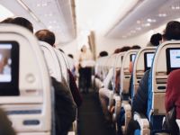 Cum se pot proteja de coronavirus românii care călătoresc cu avionul. Cel mai periculos loc