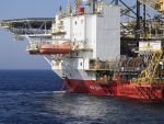 Preţurile petrolului au scăzut sub pragul psihologic de 30 de dolari pe baril, pentru prima dată în 4 ani