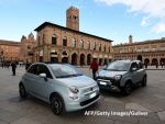 Fiat 500, mașina simbol a italienilor, se pregătește pentru viitor. Fiat Chrysler a prezentat versiunea electrică a modelului lansat în anii rsquo;50