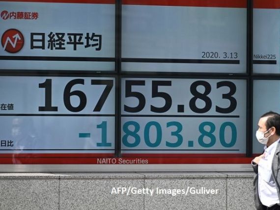 A treia zi consecutivă de prăbușire pe piețele financiare. Bursa de la Tokyo a avut cea mai proastă şedinţă de după catastrofa nucleară de la Fukushima