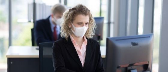 Ghid pentru întoarcerea la birou în siguranţă. Cum se schimbă felul în care lucrăm, după pandemie