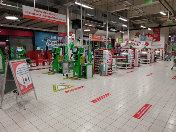 Magazinele Auchan rămân deschise și vor avea program normal în perioada următoare. Măsuri de protecție pentru angajați și clienți