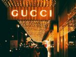 Marile branduri de lux europene produc materiale sanitare. Saint Laurent, Gucci şi Balenciaga vor fabrica măşti, LVMH produce gel pentru spitale