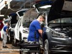 Pornesc motoarele Europei. Producătorii auto, contributori importanți la PIB-ul european, reiau producţia, cu măsuri sporite de protecție a angajaților