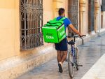 Veniturile Uber Eats s-au dublat în T2, pe fondul pandemiei. Compania a retras serviciul din România