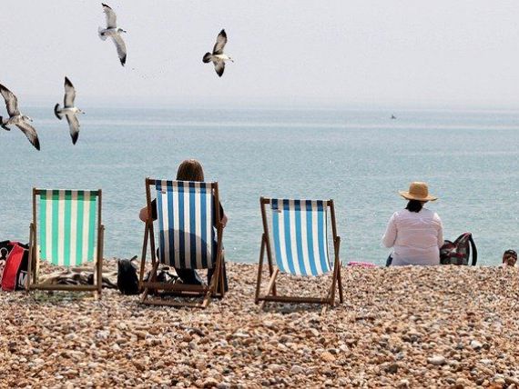 Vacanțele pe litoral pentru vara 2021 s-au ieftinit cu până la 60%. Agențiile de turism oferă și asigurări pentru riscul de îmbolnăvire de COVID-19