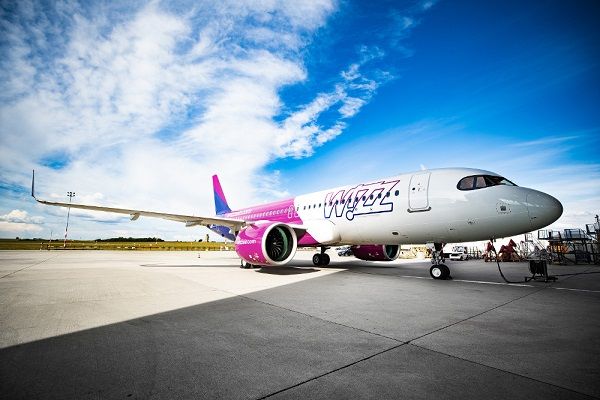 Desperate Neighborhood Faculty Wizz Air deschide o nouă bază operaţională &icirc;n Rom&acirc;nia, aduce  două aeronave Airbus A320 și lansează 12 rute noi. C&acirc;t costă biletele  | InCont | StirileProTv.ro