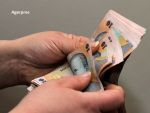 Leul s-a apreciat, miercuri, până la la 4,8698 lei/euro