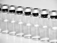 AstraZeneca va fi scutită de plata de compensaţii, în cazul unor eventuale efecte secundare ale vaccinului pentru COVID-19