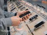 După doi ani de stagnare, piaţa smartphone-urilor a fost lovită masiv de pandemie. Vânzările s-au prăbușit în prima jumătate a anului