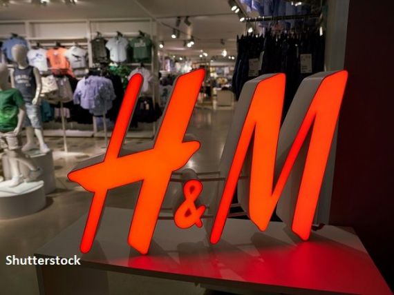 H M închide sute de magazine tradiționale. De ce a luat gigantul suedez această decizie radicală
