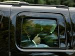 Donald Trump a plecat din spital, deși are COVID: Nu lăsaţi virusul să vă domine