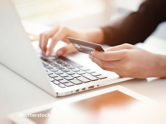 Studiu: Un sfert dintre români nu fac plăți online de teama furtului datelor personale. Pensionarii și familiile tradiționale preferă numerarul