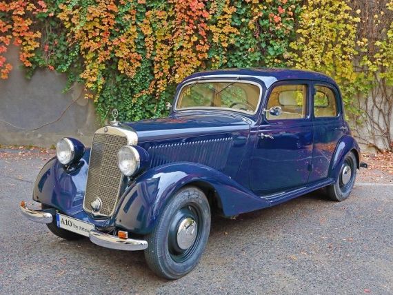 Maşina comisarului Moldovan , un Mercedes 170 V din 1940, vândută la licitație cu 28.000 de euro