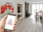 Airbnb ţinteşte o ofertă publică iniţială de până la 34,8 mld. dolari, o revenire spectaculoasă a companiei după prăbușirea afacerilor din cauza pandemiei