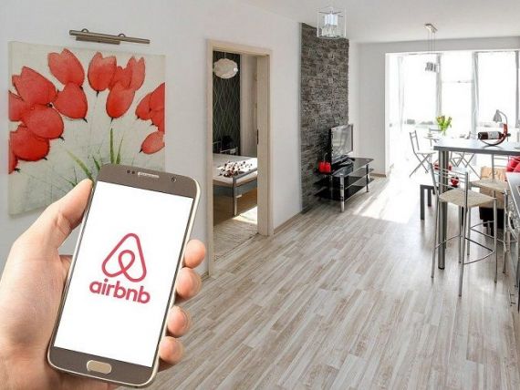 Airbnb ţinteşte o ofertă publică iniţială de până la 34,8 mld. dolari, o revenire spectaculoasă a companiei după prăbușirea afacerilor din cauza pandemiei