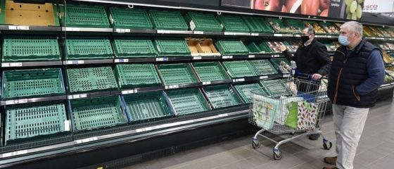 Magazinele din Marea Britanie încep să se confrunte cu o penurie de alimente, din cauza traficului vamal îngreunat de procedurile impuse după Brexit