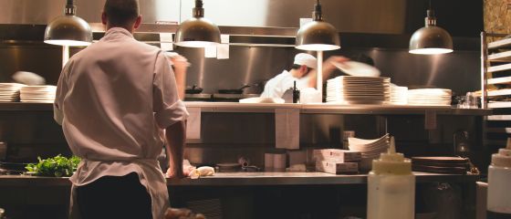 (P) Trei categorii de produse esențiale pentru dotarea unui restaurant