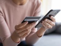 (P) 7 din 10 români consideră că este mai puțin stresant să acceseze un credit 100% online decât unul tradițional