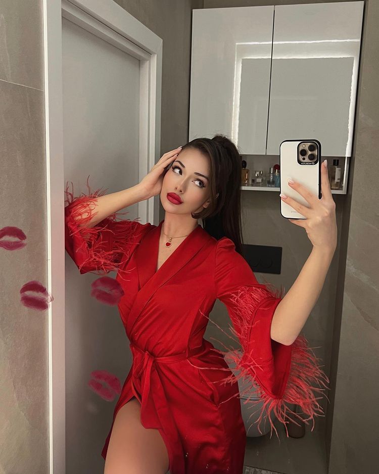 Andreea Bostănică, regina TikTok-ului din România, mai sexy ca niciodată! |  Perfecte.ro