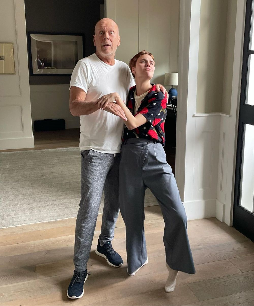 Bruce Willis, ipostază rară alături de fiica Tallulah. Imaginile au adunat  zeci de mii de like-uri | Perfecte.ro