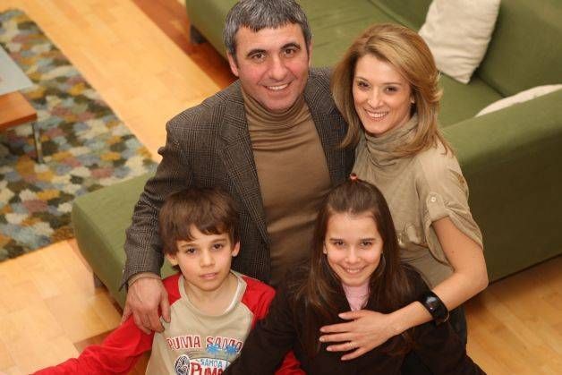Kira Hagi Fiica Lui Gheorghe Hagi S A Lansat In Cinematografie Imaginile In Care Se Saruta Cu Partenerul Ei Din Film Arata Ca Deja Nu Mai E Un Copil Sef Sub Acoperire
