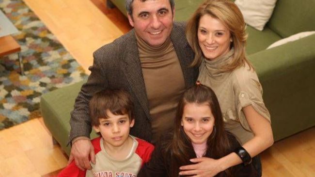 Kira Hagi Fiica Lui Gheorghe Hagi S A Lansat In Cinematografie Imaginile In Care Se Saruta Cu Partenerul Ei Din Film Arata Ca Deja Nu Mai E Un Copil Sef Sub Acoperire